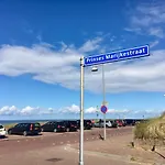 度假居 Zomerhuisje Bij Zee *