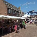 Zomerhuisje Bij Zee 度假居 *